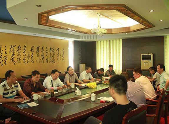 湖北省農機監(jiān)理所領導來我公司考察