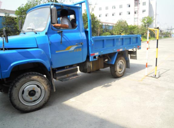 2011年我公司前往蕭山農機監(jiān)理站進行樁考儀培訓